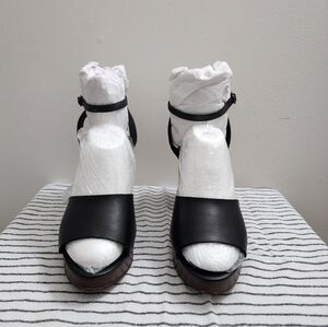 Bleecker & Bond Black Chunky Heeled Sandals with Ankle Strap